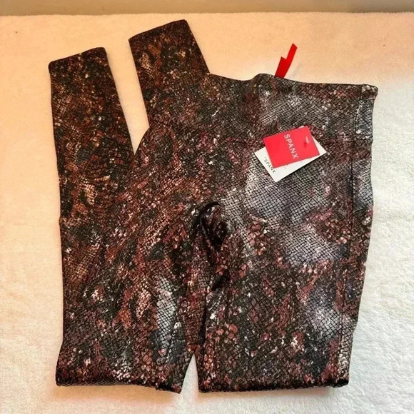Spanx Faux Leather Snake Shine Leggings size XS - Picture 4 of 10